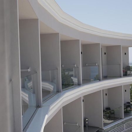 Ebbi Hotel Dhërmi 外观 照片
