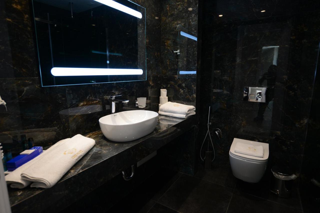Ebbi Hotel Dhërmi 外观 照片