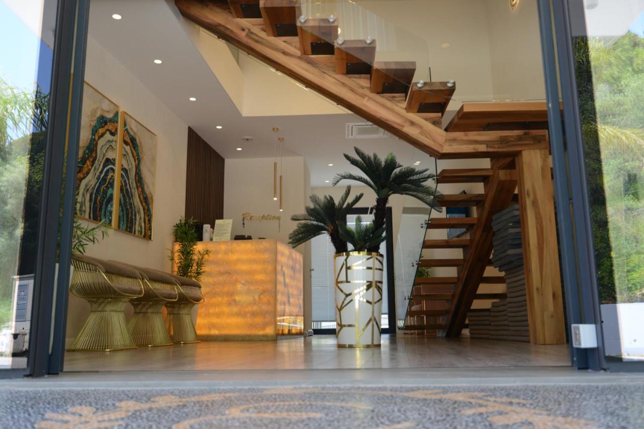 Ebbi Hotel Dhërmi 外观 照片