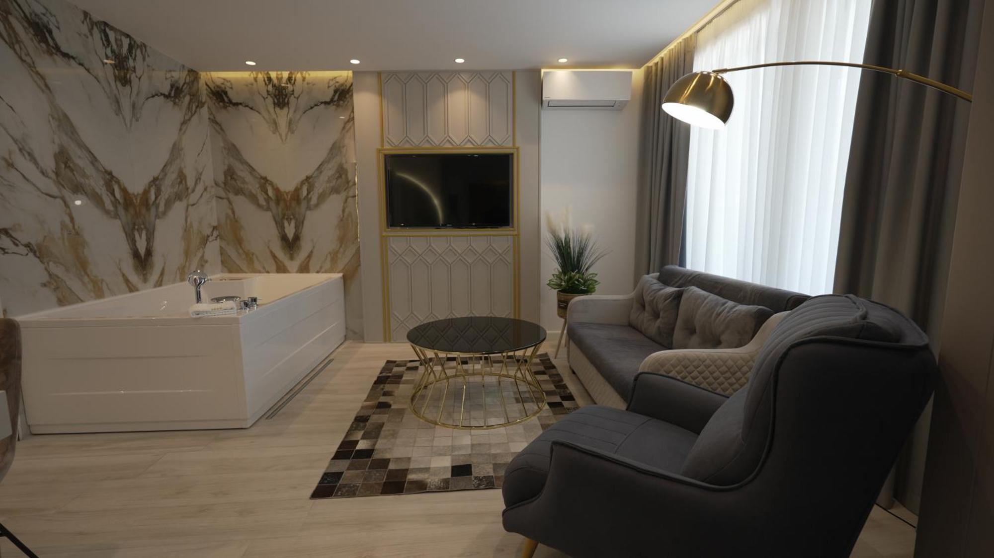 Ebbi Hotel Dhërmi 外观 照片